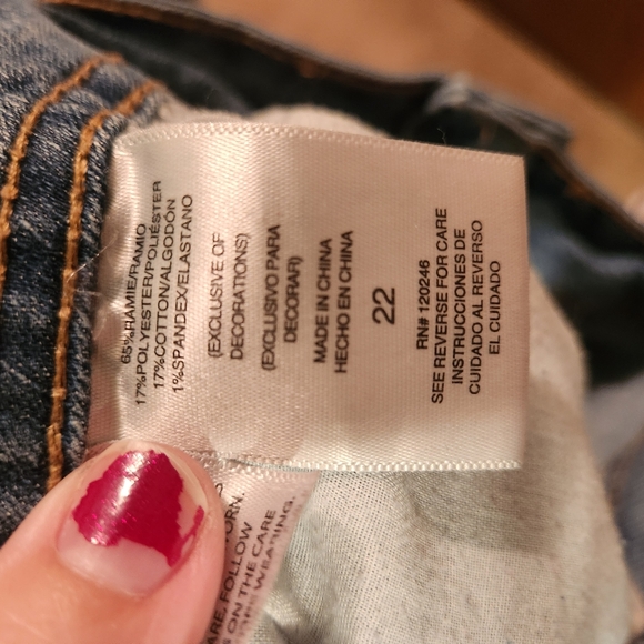 Wallflower Size 22 Denim Bermuda Shorts With Cuffed Hem And Pocket Detailling - Picture 8 of 8